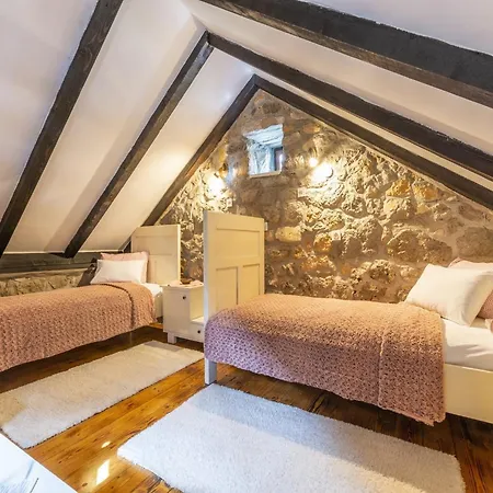 펜션 Rustical Kokori I Shared Pool - One Bedroom Vrgorac