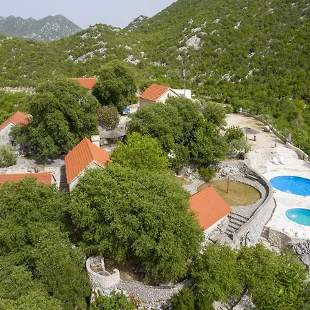 度假居 Rustical Kokori I Shared Pool - One Bedroom Vrgorac