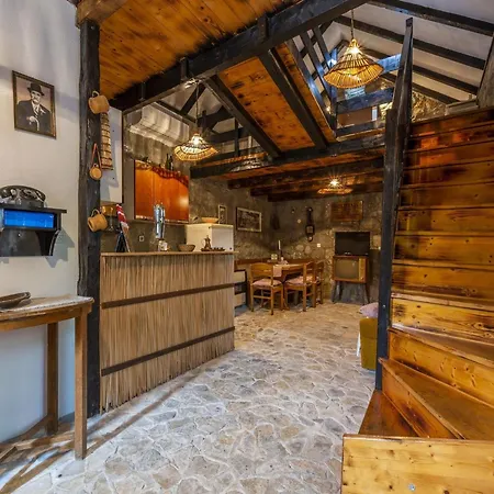Rustical Kokori I Shared Pool - One Bedroom Vrgorac