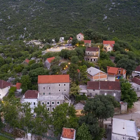 Rustical Kokori I Shared Pool - One Bedroom * Vrgorac