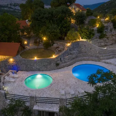 Rustical Kokori I Shared Pool - One Bedroom 펜션 *