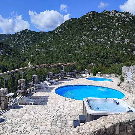 Rustical Kokori I Shared Pool - One Bedroom Vrgorac