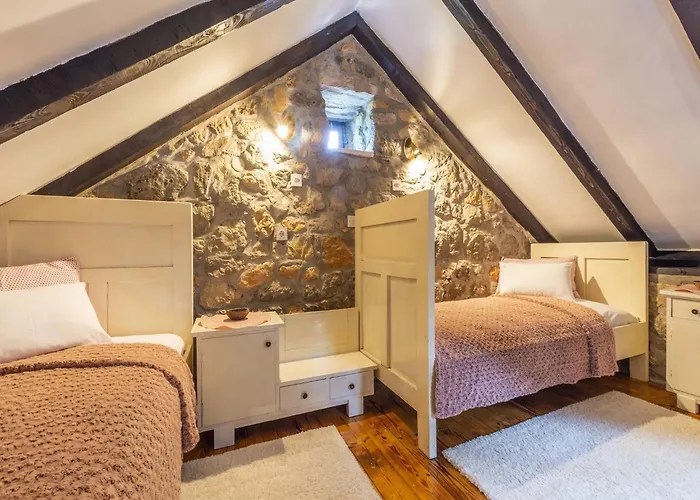 Rustical Kokori I Shared Pool - One Bedroom * Vrgorac