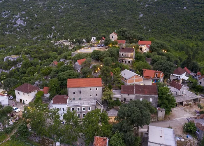 Rustical Kokori I Shared Pool - One Bedroom * Vrgorac